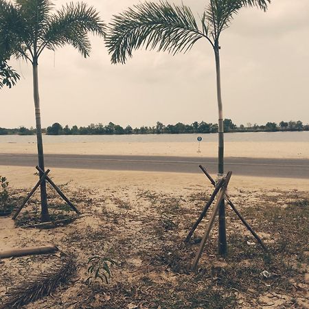 La Plage De Kampot By Lee & Hap Guest House Exterior photo
